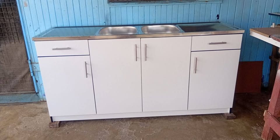 Double bowl sink bench