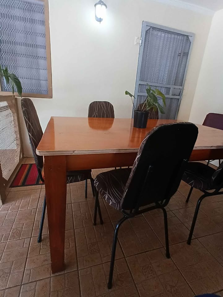 Dinning table with 5 Chairs