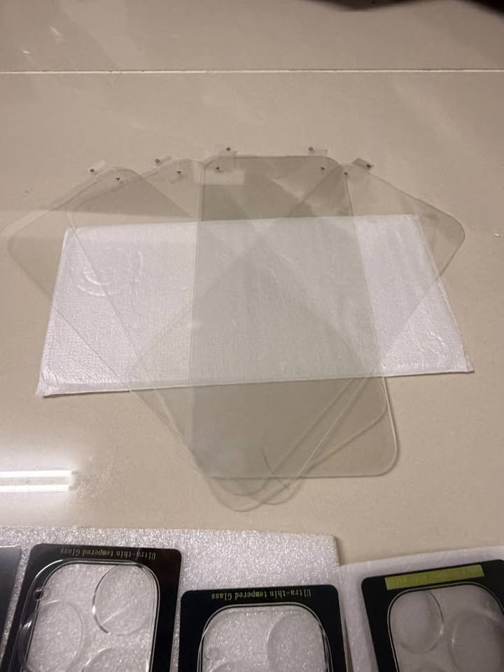 i iPhone 16 Pro Max screen protector